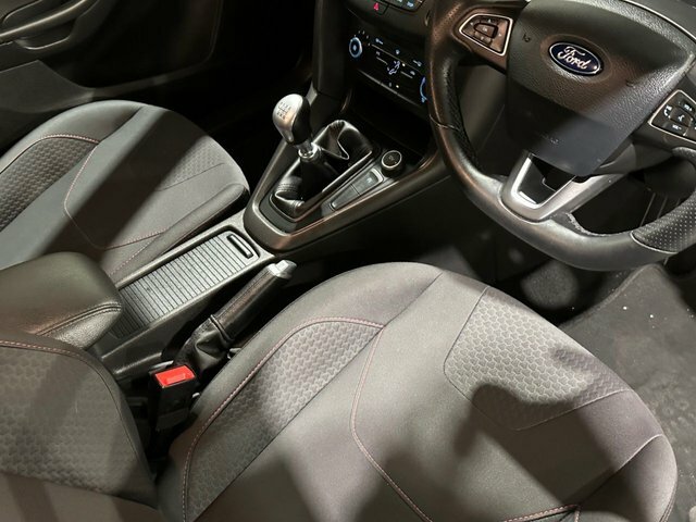 Ford Focus 1.0T Ecoboost St-line Hatchback Grey #5