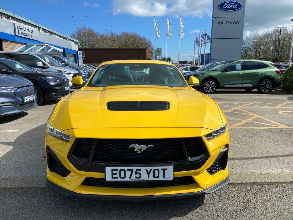 Ford Mustang 5.0 V8 Gt Coupe Very Low Mileage Yellow #2