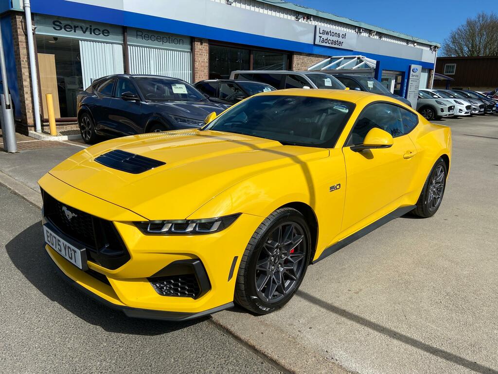 Ford Mustang 5.0 V8 Gt Coupe Very Low Mileage Yellow #3
