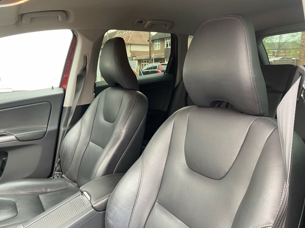 Volvo XC60 2.4L Se Lux Nav HV66WXZ Red #5