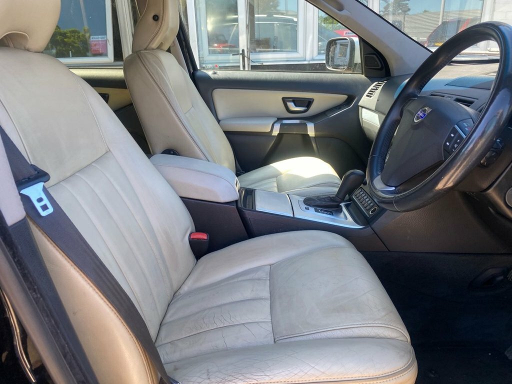 Volvo XC90 2.4L Se Lux KW14NYZ Black #3