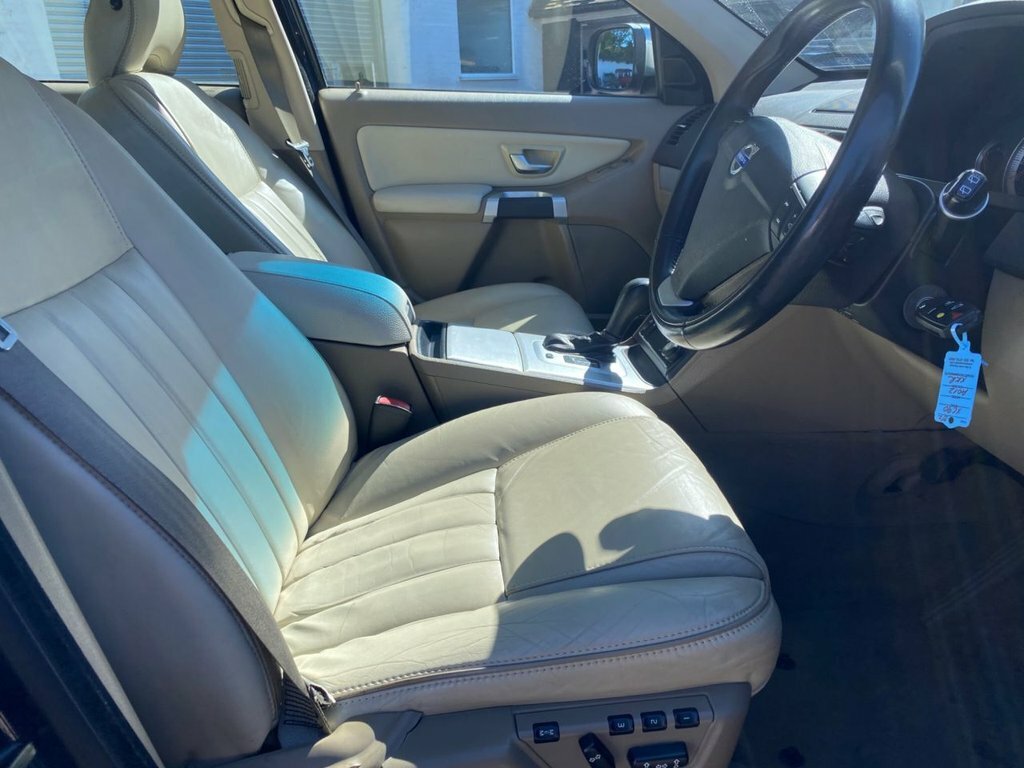 Volvo XC90 2.4L Se Lux AO12YKR Blue #3