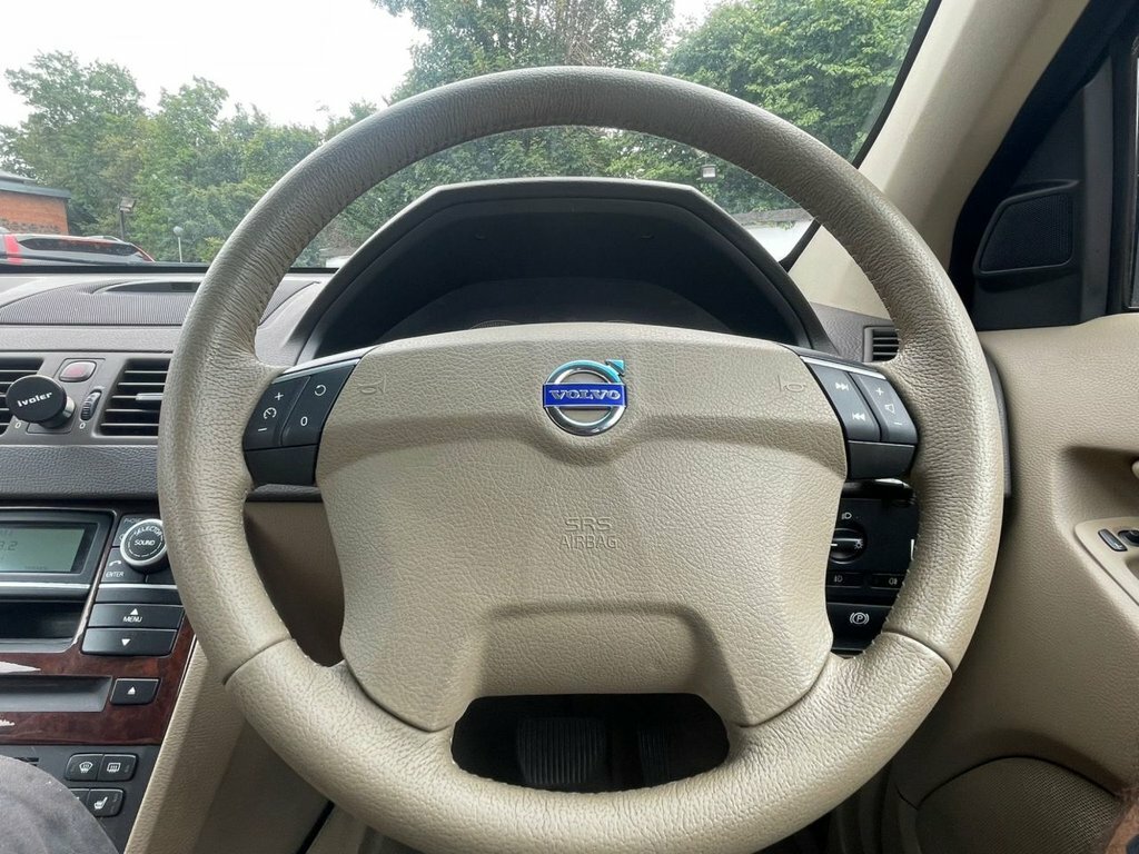 Volvo XC90  Silver #22