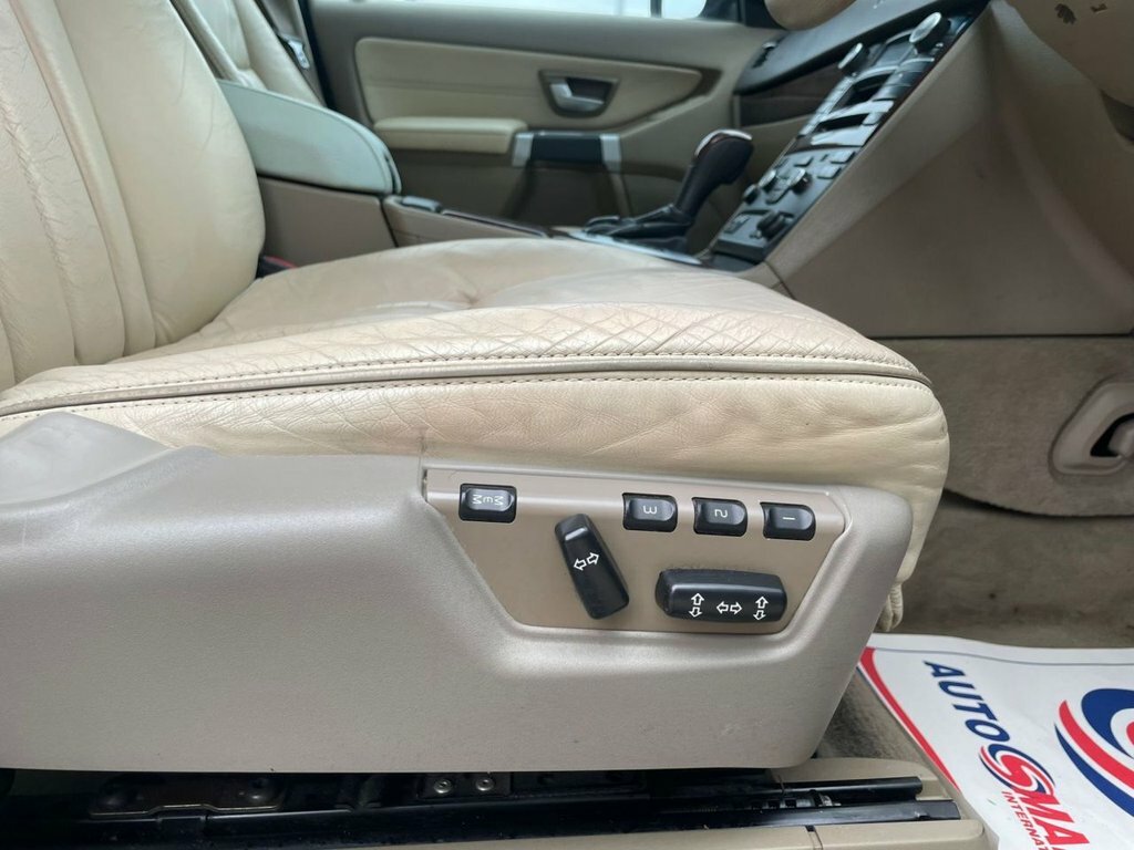 Volvo XC90  Silver #31