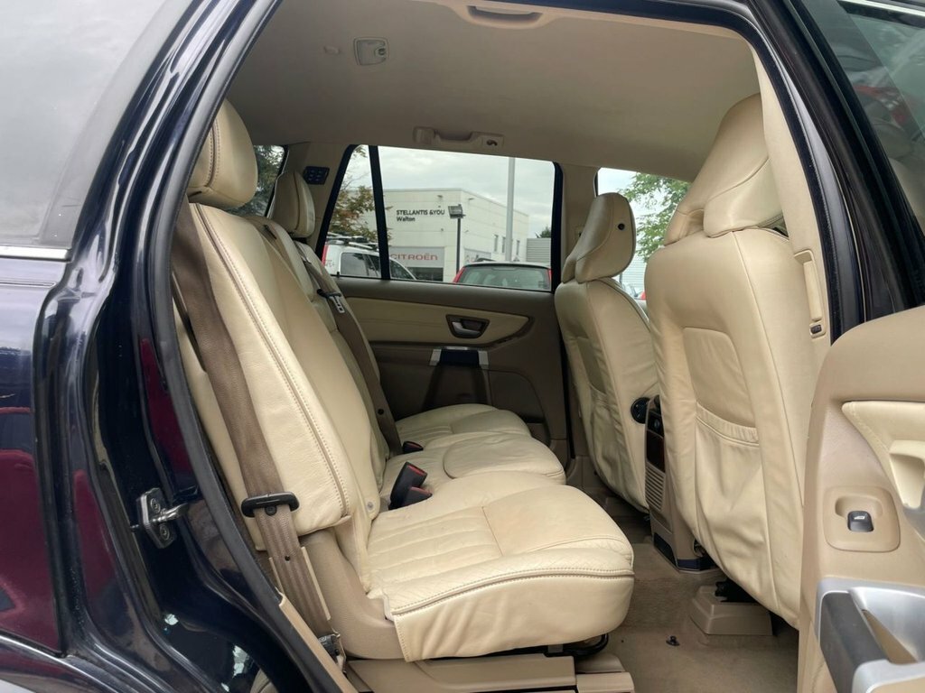 Volvo XC90  Silver #17