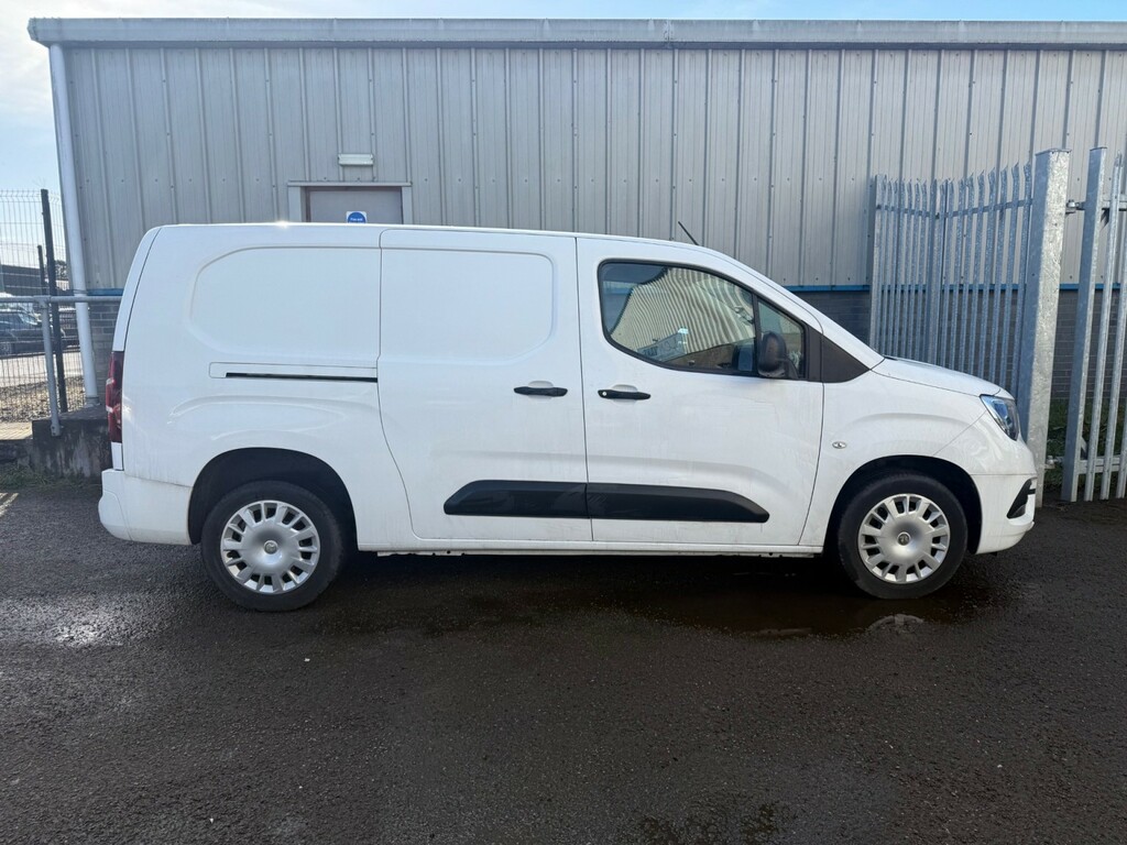 Vauxhall Combo Panel Van 1.5 Turbo D 2300 Sportive L2 H1 Euro 6 White #2