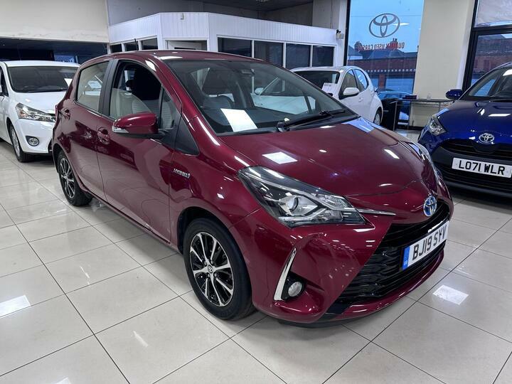 Toyota Yaris 1.5 Vvt-h Icon Tech E-cvt Euro 6 Ss BJ19SYV Red #2
