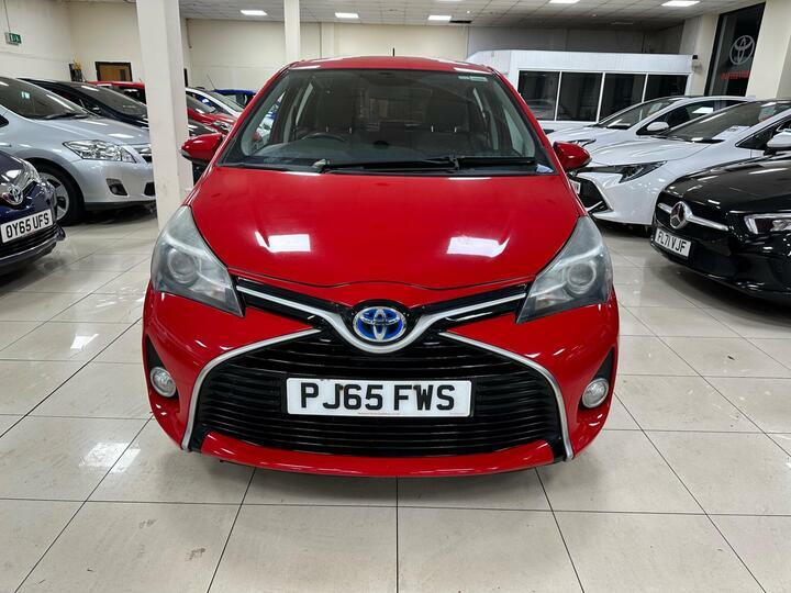 Toyota Yaris 1.5 Vvt-h Icon E-cvt Euro 6 PJ65FWS Red