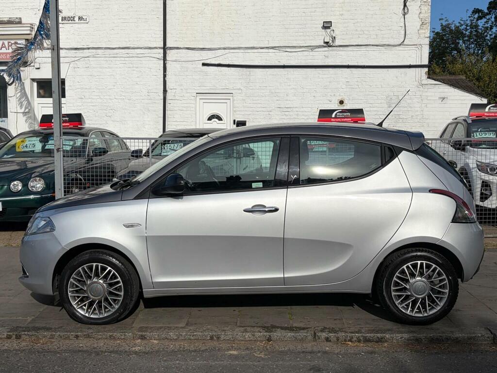 Chrysler Ypsilon Hatchback 0.9 Twinair Se Euro 5 Ss 20 RK62UOA Silver #5