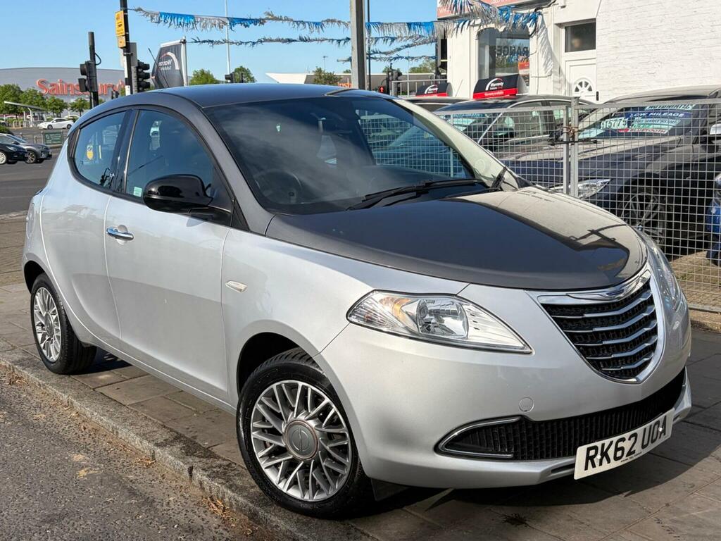 Chrysler Ypsilon Hatchback 0.9 Twinair Se Euro 5 Ss 20 Silver