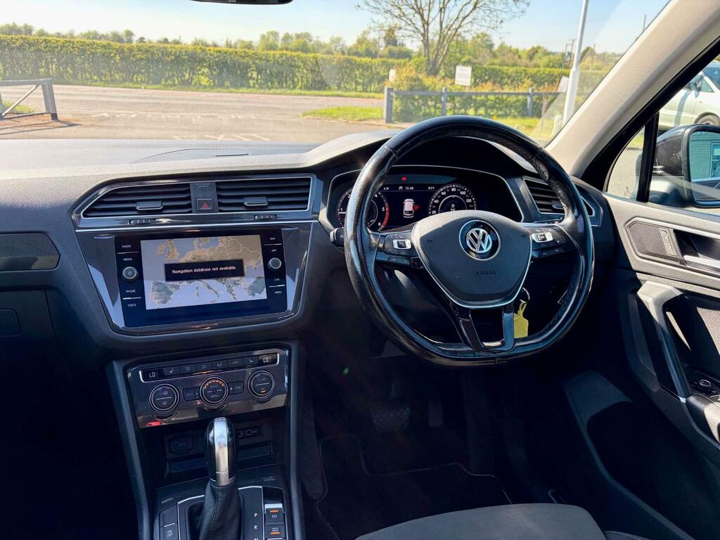 Volkswagen Tiguan 2.0 Tdi Sel Dsg Euro 6 Ss BL18HGP Black #2