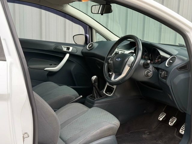 Ford Fiesta S 1.6 Hatchback CK12YCD White #5