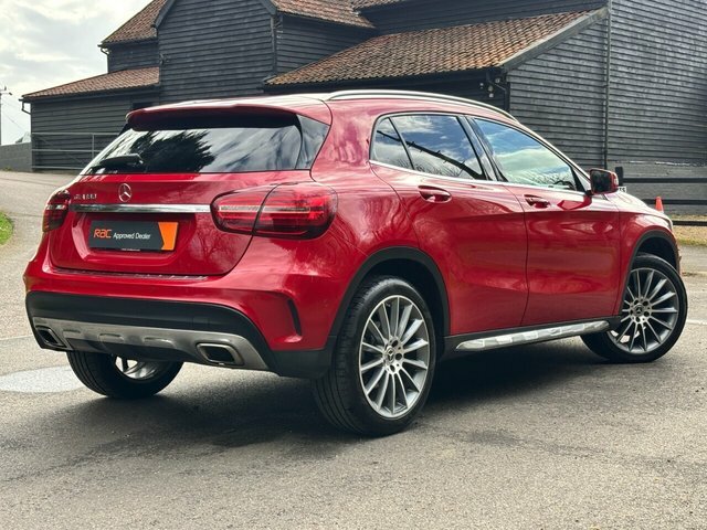 Mercedes-Benz GLA Class Gla180 Amg Line Edition Red