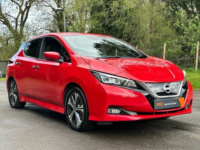 Nissan Leaf Tekna Hatchback EN21JWA Red #5