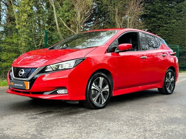 Nissan Leaf Tekna Hatchback EN21JWA Red #3