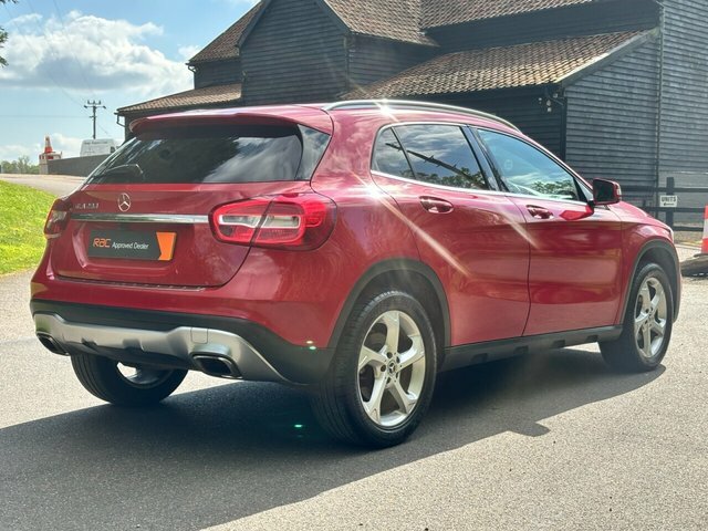Mercedes-Benz GLA Class Gla200 Sport Suv HF67KVO Red #4