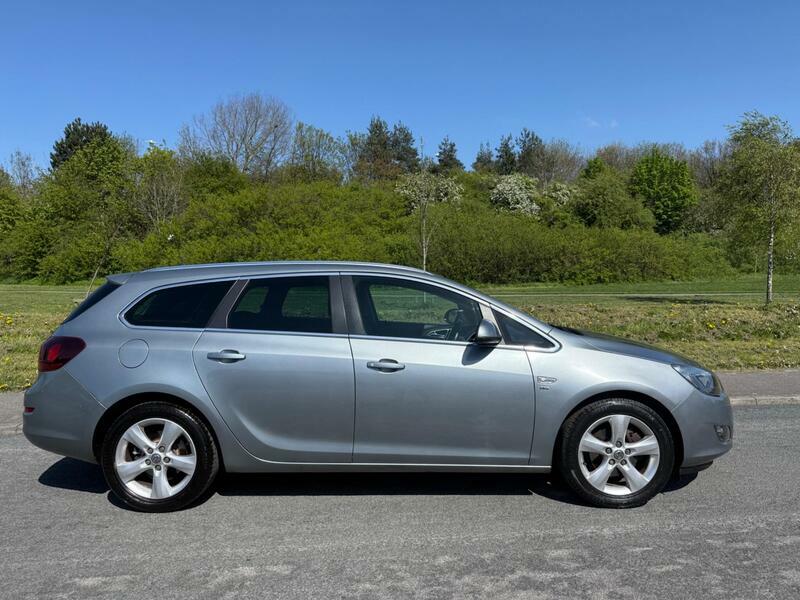 Vauxhall Astra 2.0 Cdti Ecoflex Sri Sports Tourer Euro 5 Ss Silver