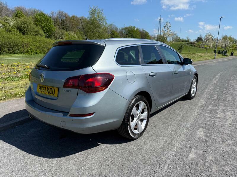 Vauxhall Astra 2.0 Cdti Ecoflex Sri Sports Tourer Euro 5 Ss Silver #2