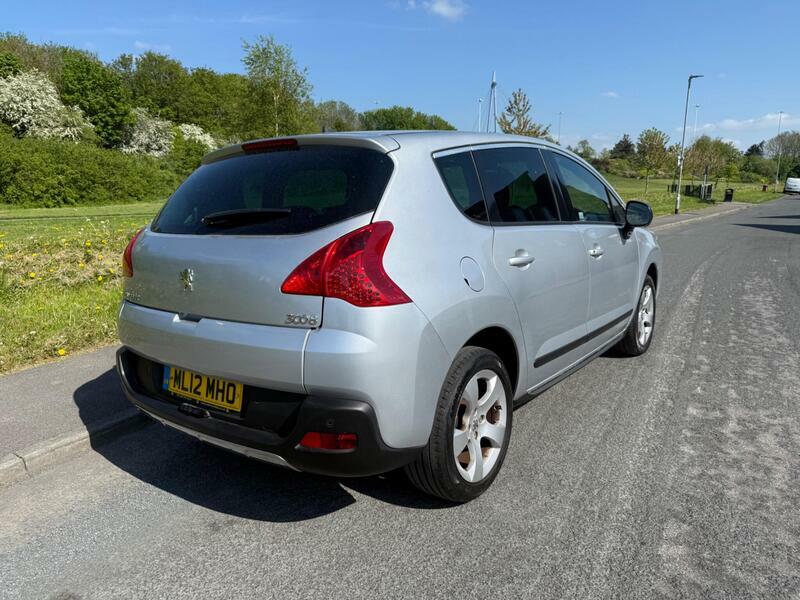 Peugeot 3008 1.6 Hdi Exclusive Euro 5 Silver #2