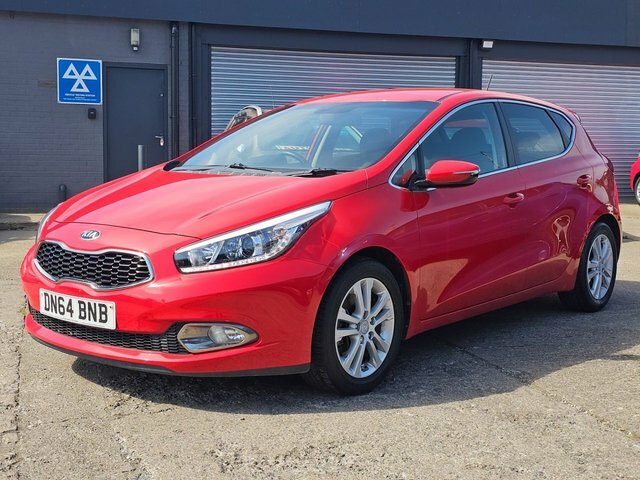 Kia Ceed Hatchback Red #6