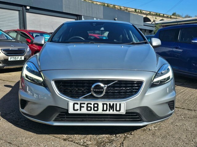 Volvo V40 Hatchback CF68DMU Silver #3