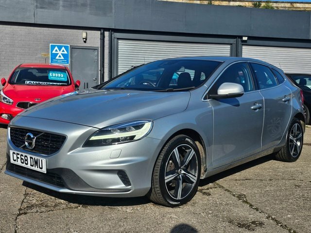 Volvo V40 Hatchback CF68DMU Silver #4