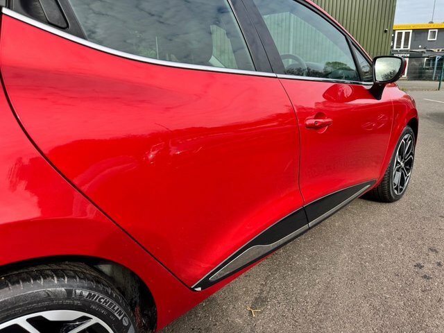 Renault Clio Hatchback AP18ZVZ Red #5