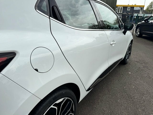 Renault Clio Clio Dynamique S Nav Tce White #6