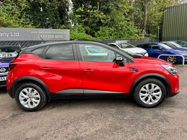 Renault Captur Suv LT22LDJ Red #3
