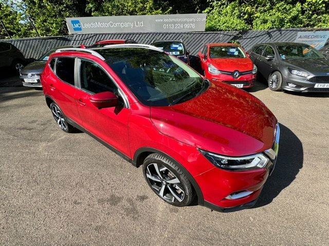 Nissan Qashqai Suv LL70NDJ Red #2