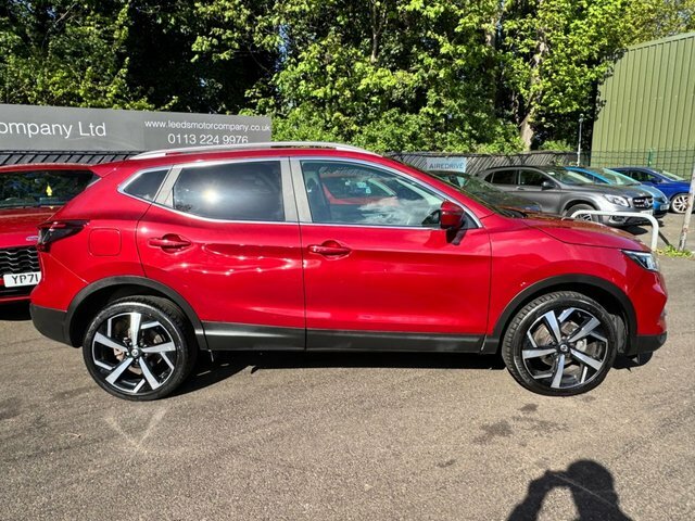Nissan Qashqai Suv LL70NDJ Red #4