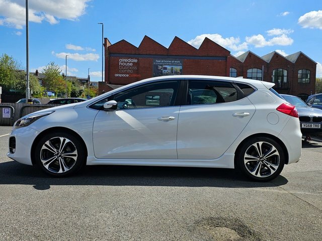 Kia Ceed Hatchback LJ18WKW White #6