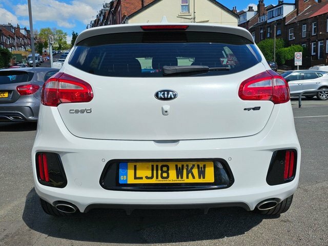 Kia Ceed Hatchback LJ18WKW White #4