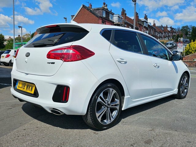 Kia Ceed Hatchback LJ18WKW White #3