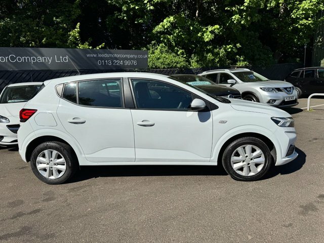 Dacia Sandero Hatchback DL23LDD White #4