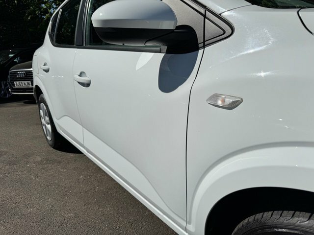 Dacia Sandero Hatchback DL23LDD White #3