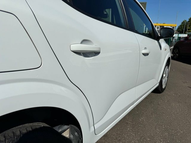 Dacia Sandero Hatchback DL23LDD White #5