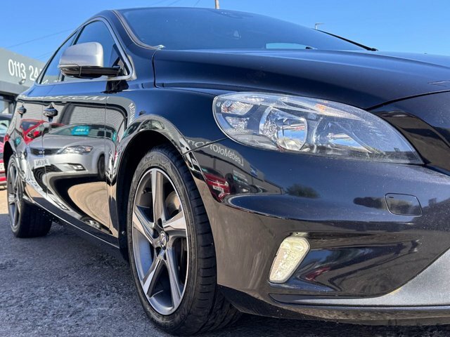 Volvo V40 Hatchback GN15WGE Black #3