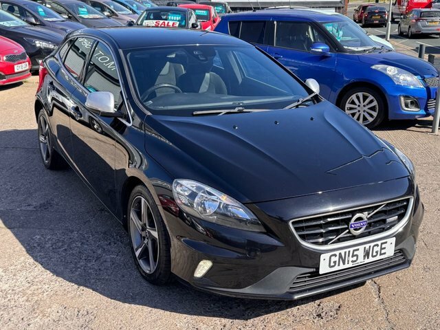 Volvo V40 Hatchback GN15WGE Black #2