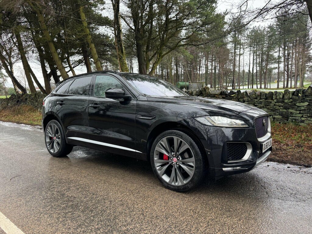 Jaguar F-Pace 3.0 D300 V6 First Edition Awd Euro 6 Ss BJ66KJU Black #2