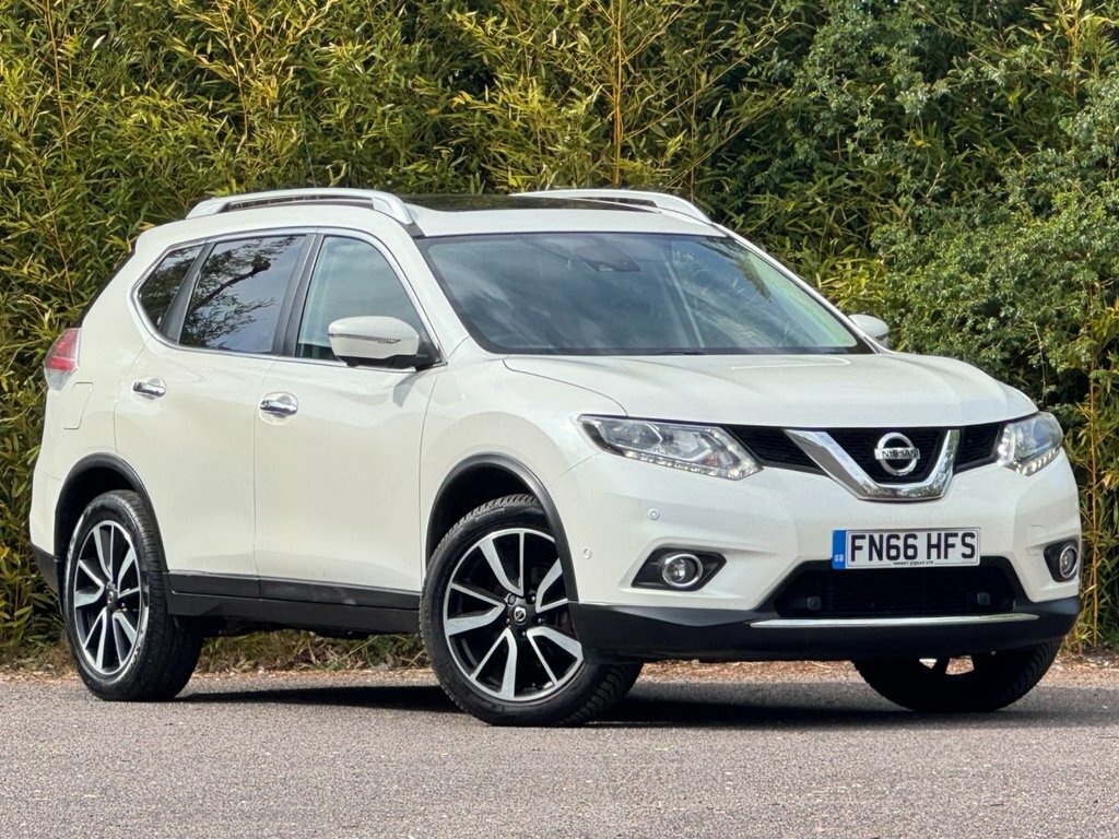 Nissan X-Trail 1.6L Tekna White