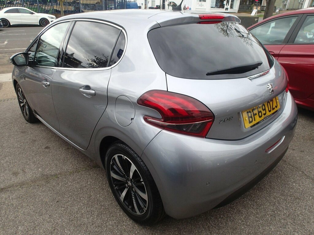 Peugeot 208 1.2 Puretech Tech Edition Euro 6 Ss BF69OZJ Grey #3