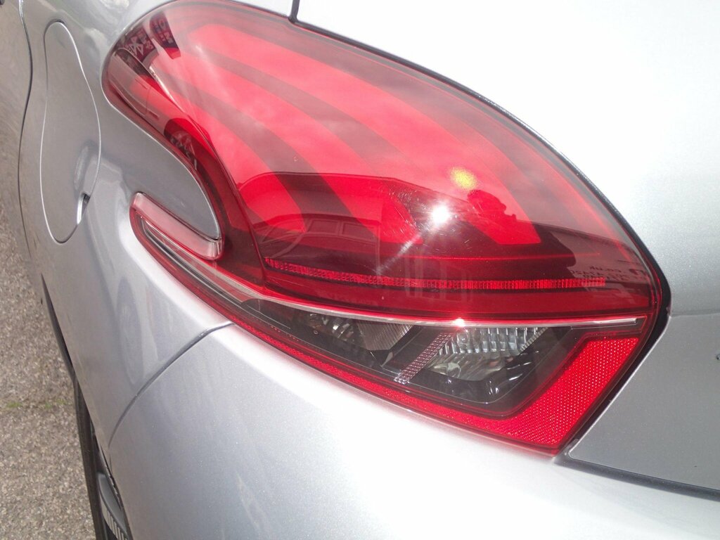 Peugeot 208 1.2 Puretech Tech Edition Euro 6 Ss BF69OZJ Grey #5