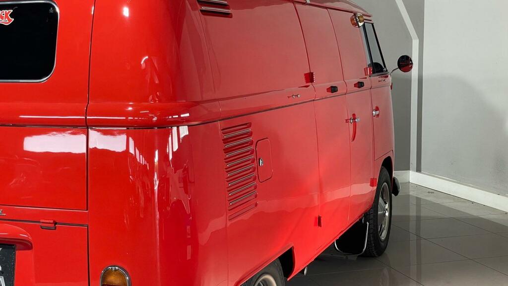 Volkswagen Transporter Manual ACK504A Red #6