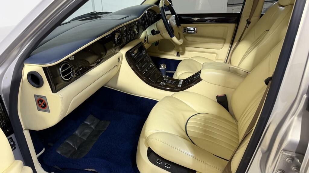 Bentley Arnage Arnage Red Label Grey #9