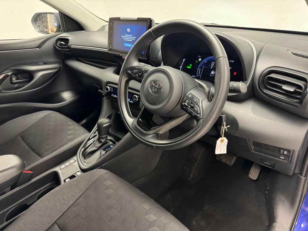 Toyota Yaris 1.5 Vvt-h Design E-cvt Euro 6 Ss FG25HMC Blue #4