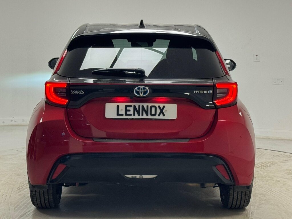 Toyota Yaris 1.5 Vvt-h Dynamic E-cvt Euro 6 Ss PY22HTP Red #5