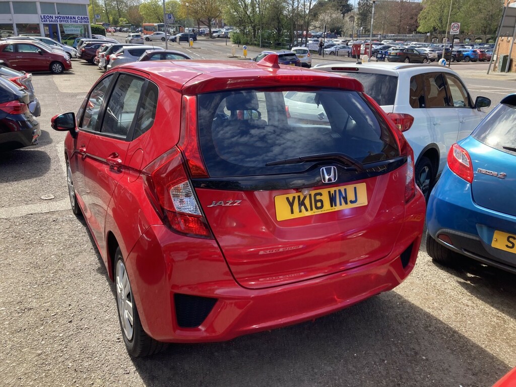 Honda Jazz 1.3 I-vtec S YK16WNJ Red #4