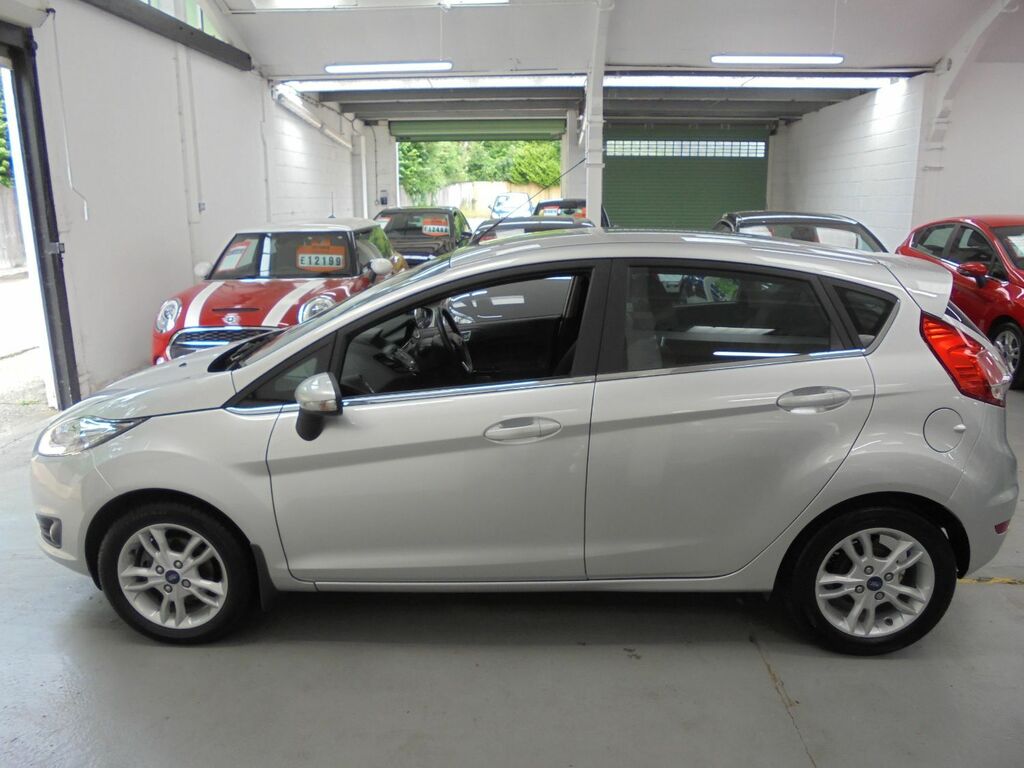 Ford Fiesta 1.25 5 Speed Zetec Sat Nav Euro 6 GL66JJY Silver #6