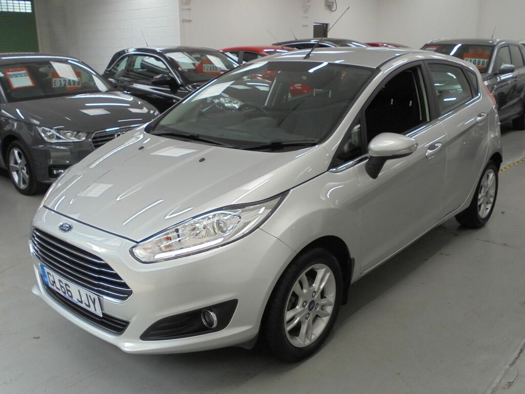 Ford Fiesta 1.25 5 Speed Zetec Sat Nav Euro 6 GL66JJY Silver #4